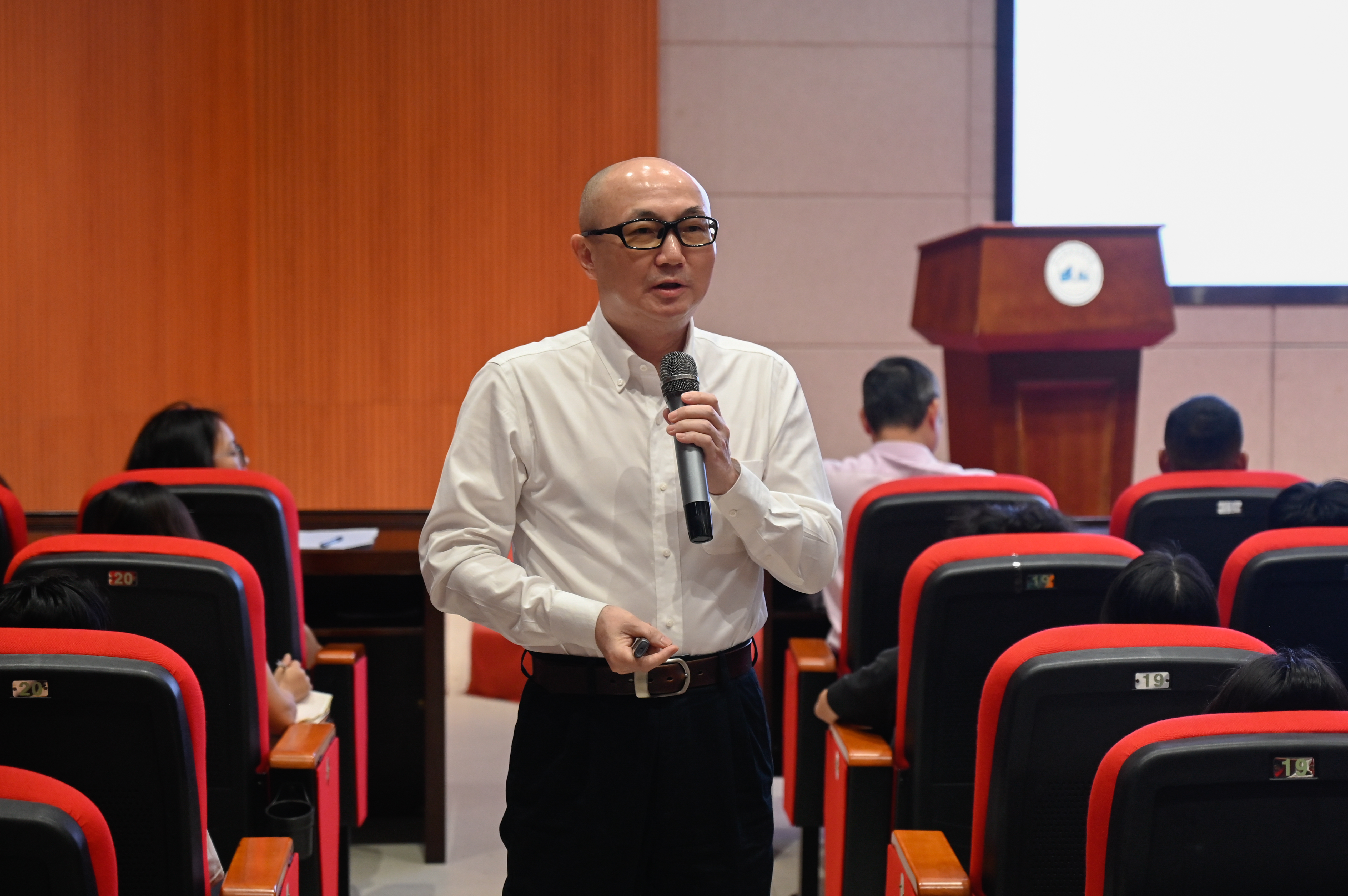 两年四堂思政课，一脉相承育新人!｜徐刚校长开讲本学期 “思政第一课”